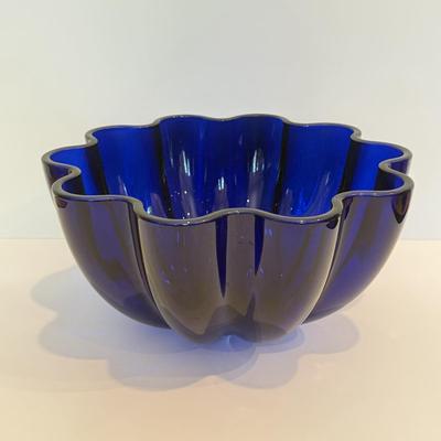 LOT 49F: Vintage Blue Glassware