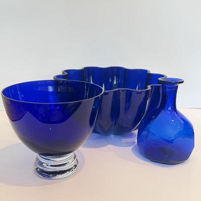 LOT 49F: Vintage Blue Glassware