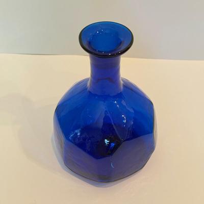 LOT 49F: Vintage Blue Glassware