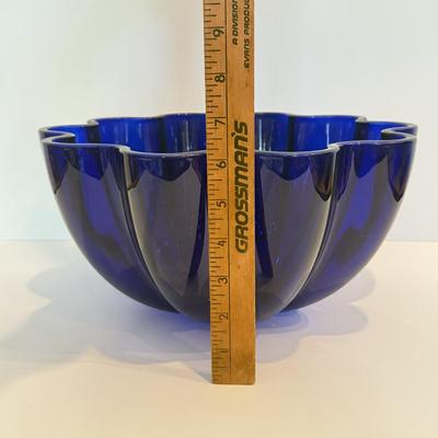 LOT 49F: Vintage Blue Glassware