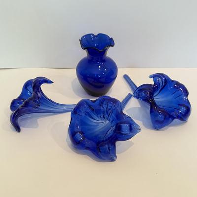 LOT 50F: Cobalt Blue Glass Flowers & Small Vase