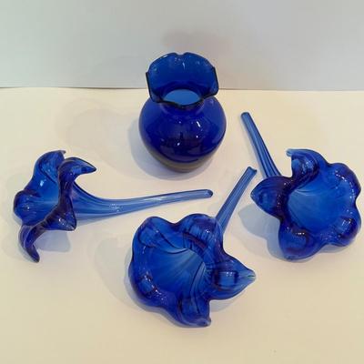LOT 50F: Cobalt Blue Glass Flowers & Small Vase