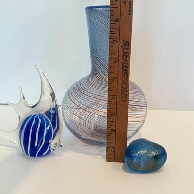 LOT 51F: Dansk International 1970s Mezza Filigrana Swirl Art Glass Bud Vase & Robert Held Art Glass Heart & Paperweight