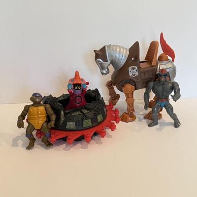 LOT 59F: 1980s Masters of the Universe & TMNT Toys