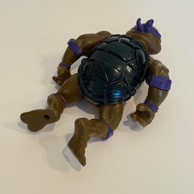 LOT 59F: 1980s Masters of the Universe & TMNT Toys