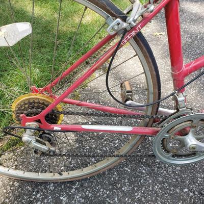 LOT 67G: Diamonback Outlook and Schwinn Sprint Touring Mountain Bikes
