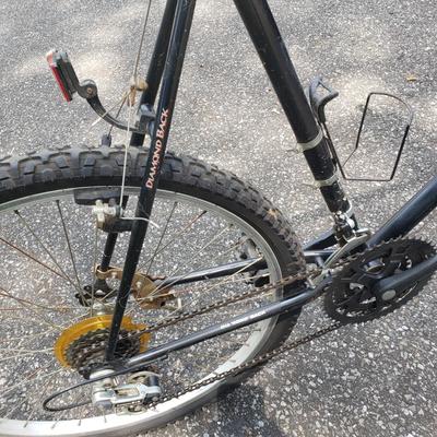 LOT 67G: Diamonback Outlook and Schwinn Sprint Touring Mountain Bikes