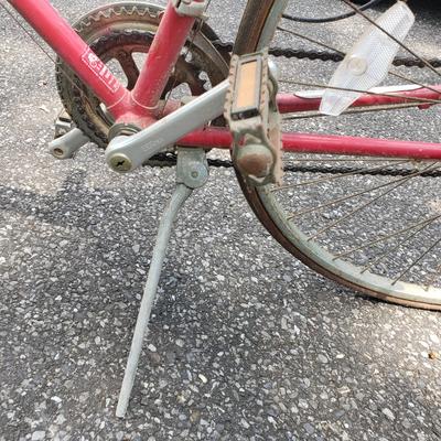 LOT 67G: Diamonback Outlook and Schwinn Sprint Touring Mountain Bikes