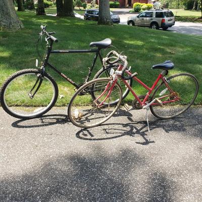 LOT 67G: Diamonback Outlook and Schwinn Sprint Touring Mountain Bikes