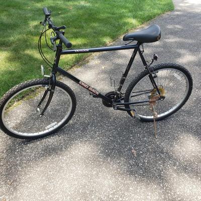 LOT 67G: Diamonback Outlook and Schwinn Sprint Touring Mountain Bikes