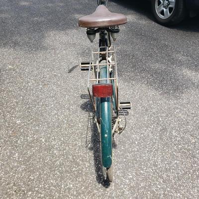 LOT 68G: Set of Vintage Bikes; Free Spirit Ten Speed and Greenbriar with Rear Rack
