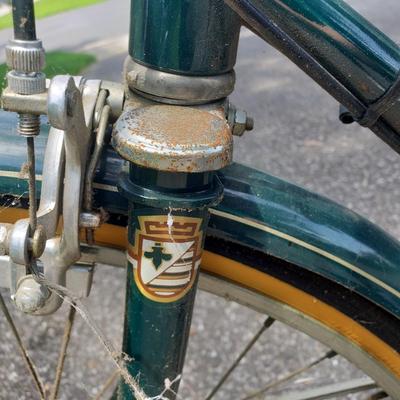 LOT 68G: Set of Vintage Bikes; Free Spirit Ten Speed and Greenbriar with Rear Rack