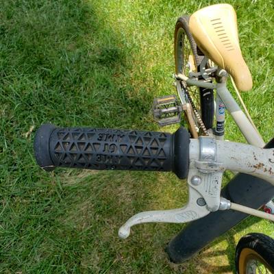 LOT 69G: Vintage 1986 Mongoose Californian BMX Bike