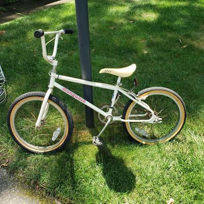 LOT 69G: Vintage 1986 Mongoose Californian BMX Bike