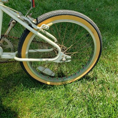 LOT 69G: Vintage 1986 Mongoose Californian BMX Bike