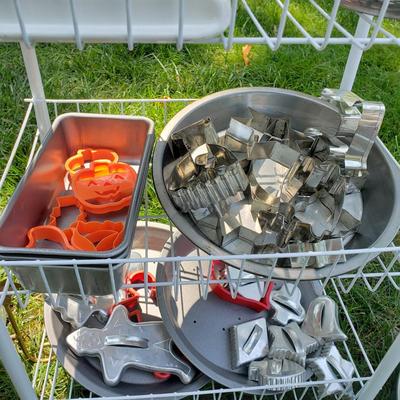 LOT 72G: Kitchen and Baking Assortment; Rolling Cart, Cookie Cutters, Baking Pans, Mixing Bowls, and More