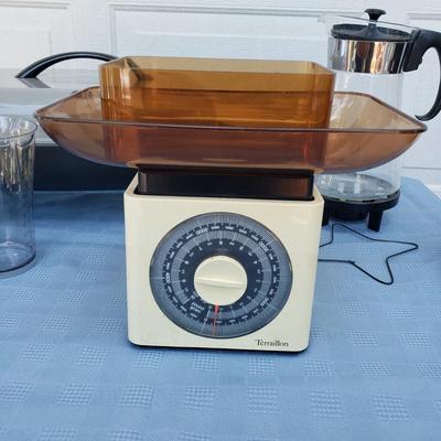 LOT 73G: Kitchenware Assortment; Royal Doulton, Pyrex, Farberware, Cuisinart, Corningware, and More
