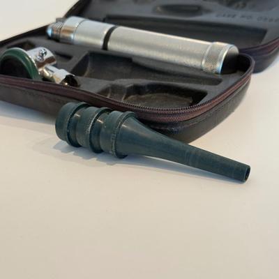 LOT 103F: Vintage Welch Allen Doctor’s Diagnostic Set