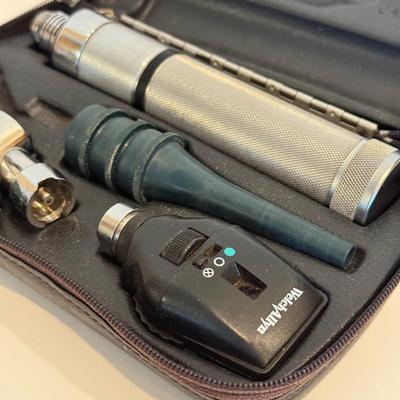 LOT 103F: Vintage Welch Allen Doctor’s Diagnostic Set