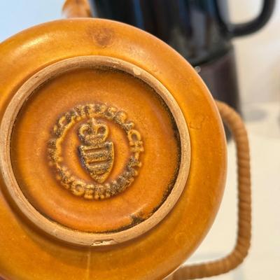 LOT 117F: Teapots & Cups w/ Steepers, Pfaltzgraff Tea Pot w/ Warmer