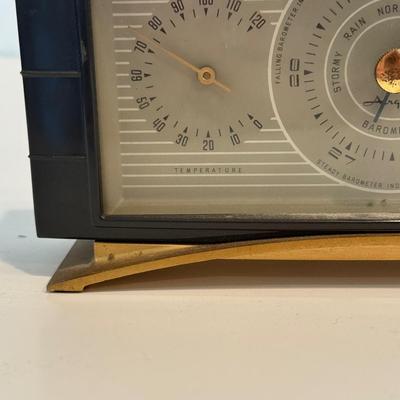 LOT 118F: Vintage Airguide Desk Barometer