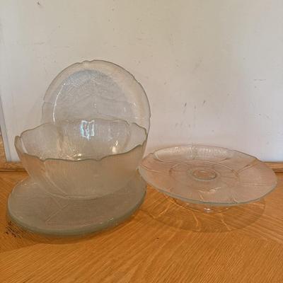 LOT 119F: Flower Design Glass Cake Plate & Leaf Design Plates & Bowl