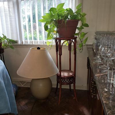 LOT 129L: Rattan Plant Stand with Live Plant and Large Decorative Table Lamp