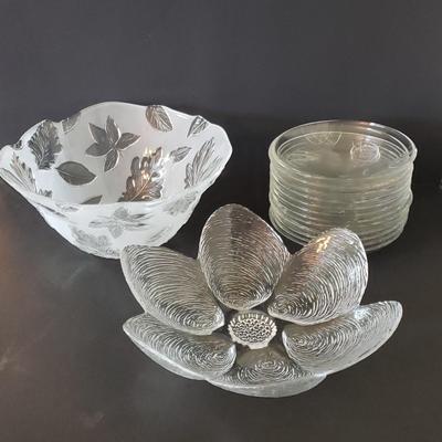 LOT 131L: Embossed Oyster Shell Dish, Mikasa Satin Leaves Bowl, and Set of 12 Botanic Leaf Dishes