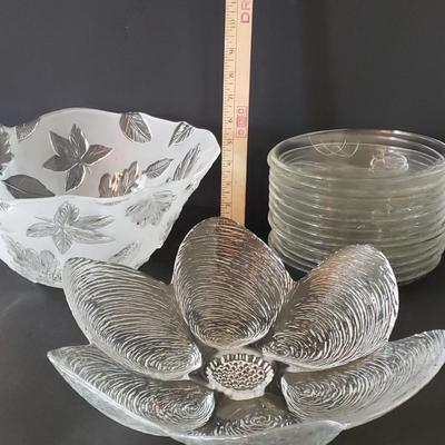 LOT 131L: Embossed Oyster Shell Dish, Mikasa Satin Leaves Bowl, and Set of 12 Botanic Leaf Dishes