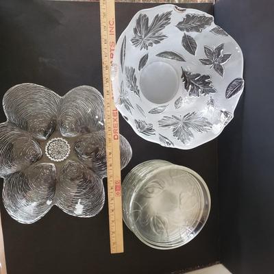 LOT 131L: Embossed Oyster Shell Dish, Mikasa Satin Leaves Bowl, and Set of 12 Botanic Leaf Dishes