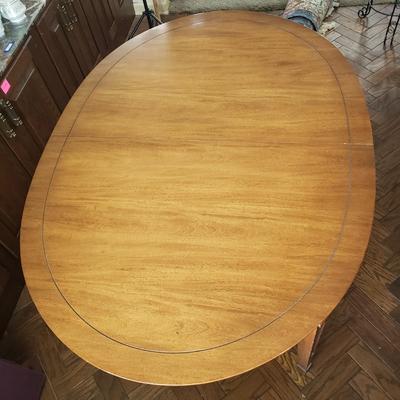 LOT 138D: Dining Room Table with Two 18" Leaf Extensions