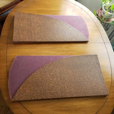 LOT 138D: Dining Room Table with Two 18" Leaf Extensions
