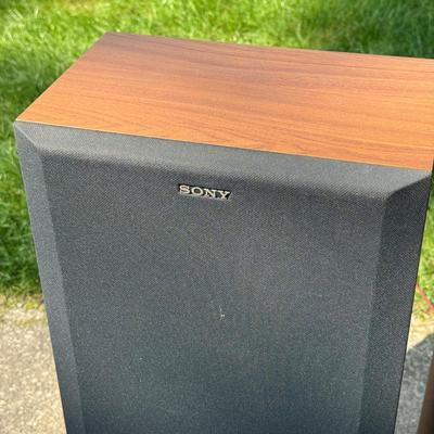 LOT 143G: Vintage Sony Speakers Model SS-U221