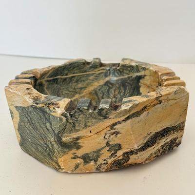 LOT 144F: Vintage Ash Tray Collection