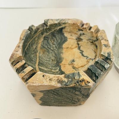LOT 144F: Vintage Ash Tray Collection