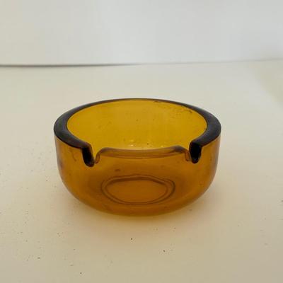 LOT 144F: Vintage Ash Tray Collection