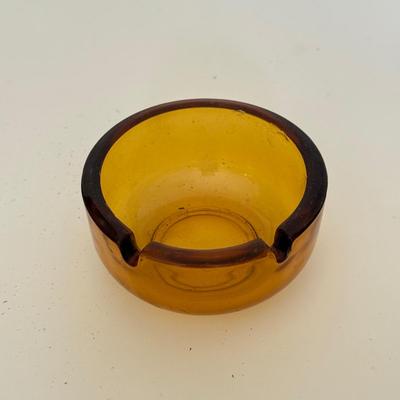 LOT 144F: Vintage Ash Tray Collection