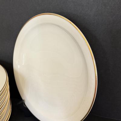 LOT 145F: Krautheim Selb Bavaria Germany Dinner Plates