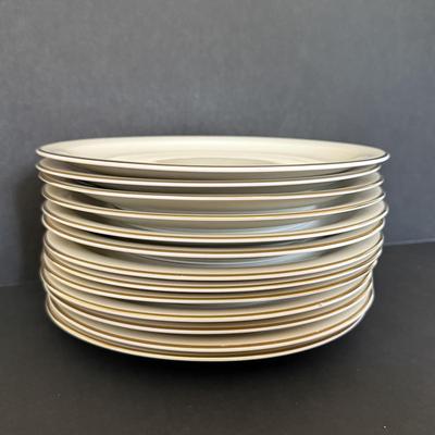 LOT 145F: Krautheim Selb Bavaria Germany Dinner Plates