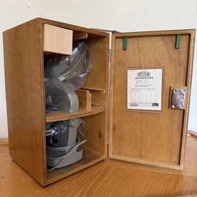 LOT 148F: Vintage Bristolscope Bristoline Microscope