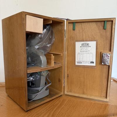 LOT 148F: Vintage Bristolscope Bristoline Microscope