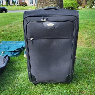LOT 152G: Lot of Five Assorted Luggage