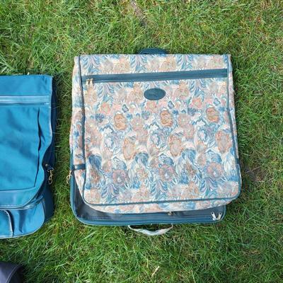 LOT 152G: Lot of Five Assorted Luggage