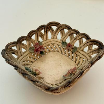LOT 165F: Vintage Red Rose Tray & Ceramic Trinkets