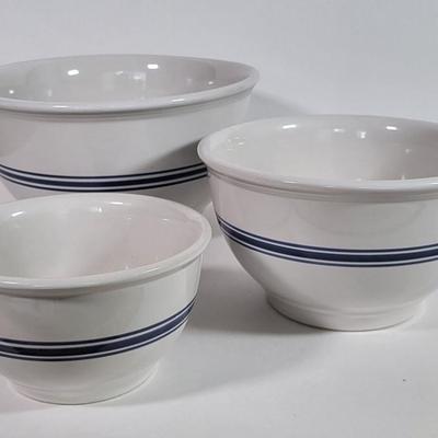 LOT 183K: Collection of Baking Items Including Bowls, Pyrex and More