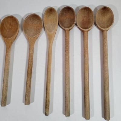 LOT 183K: Collection of Baking Items Including Bowls, Pyrex and More