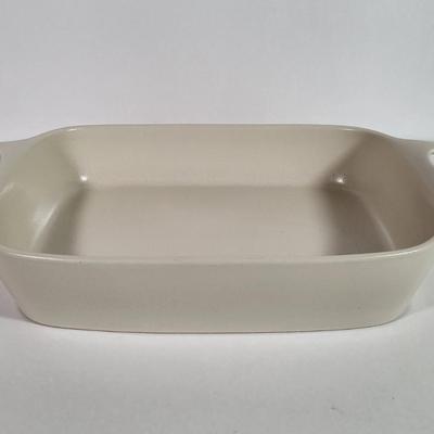 LOT 183K: Collection of Baking Items Including Bowls, Pyrex and More