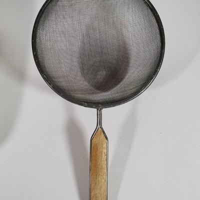 LOT 183K: Collection of Baking Items Including Bowls, Pyrex and More