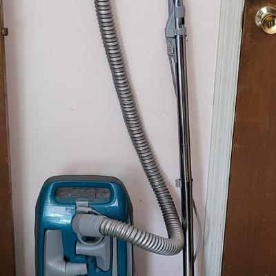 LOT 185S: Kenmore Two Piece Vacuum