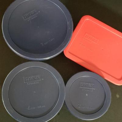 LOT 221K: Pyrex and Sistema Storage Container Sets; Salad Spinner
